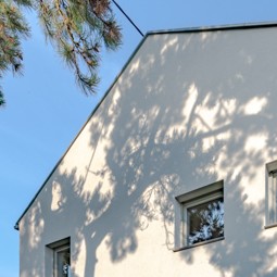 Projekt von sontho Architekten: EinfamilienwohnhausNeckar16 in Besigheim, D