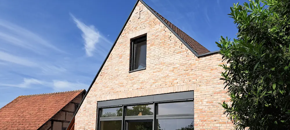 Giebel des Mehrgenerationenhaus Pfahl16